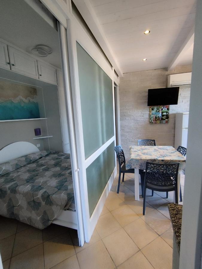 Vacanzamaredue 2 Residence Marina di Campo Exteriör bild