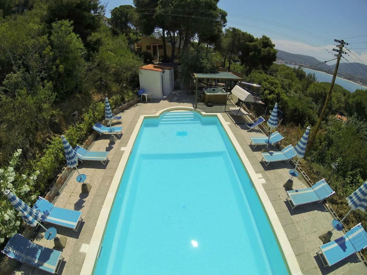 Vacanzamaredue 2 Residence Marina di Campo Exteriör bild