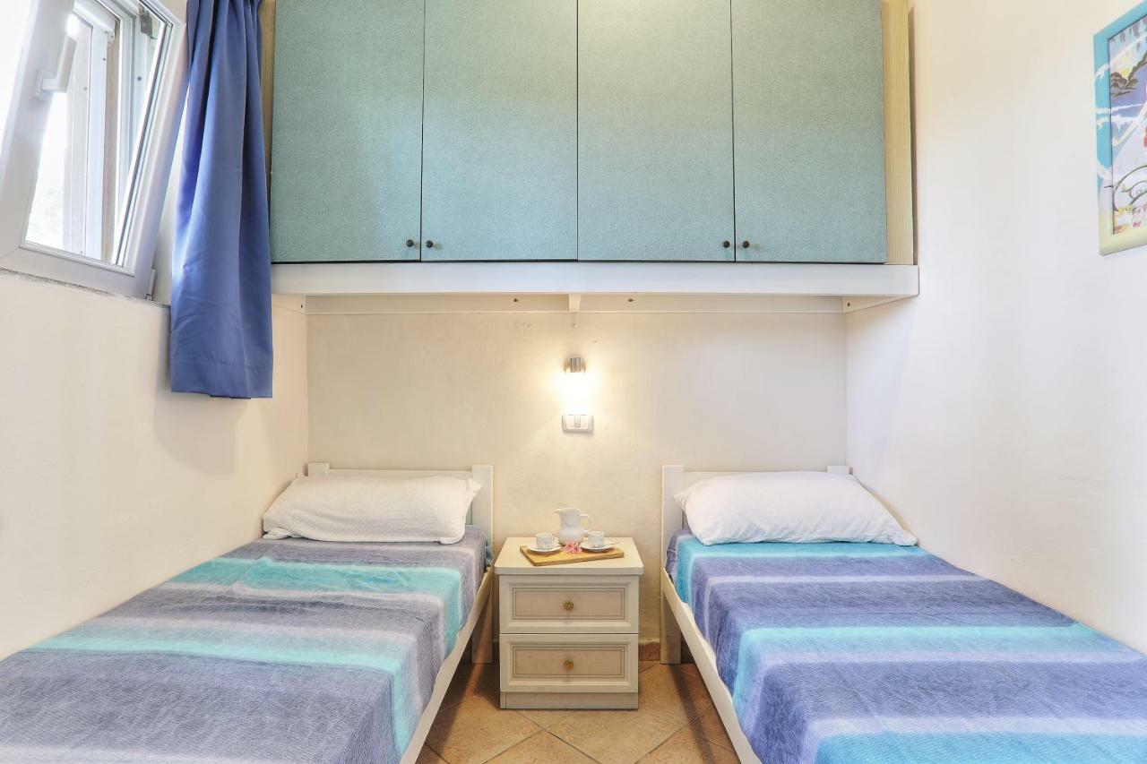 Vacanzamaredue 2 Residence Marina di Campo Exteriör bild
